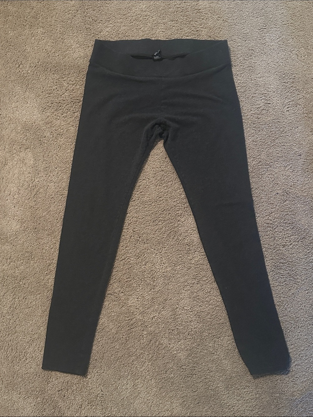 HUE Black High-Waist Leggings